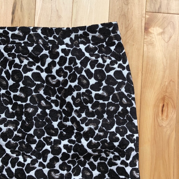 J‎ Crew Factory Leopard Jacquard Pencil Skirt - Picture 3 of 7